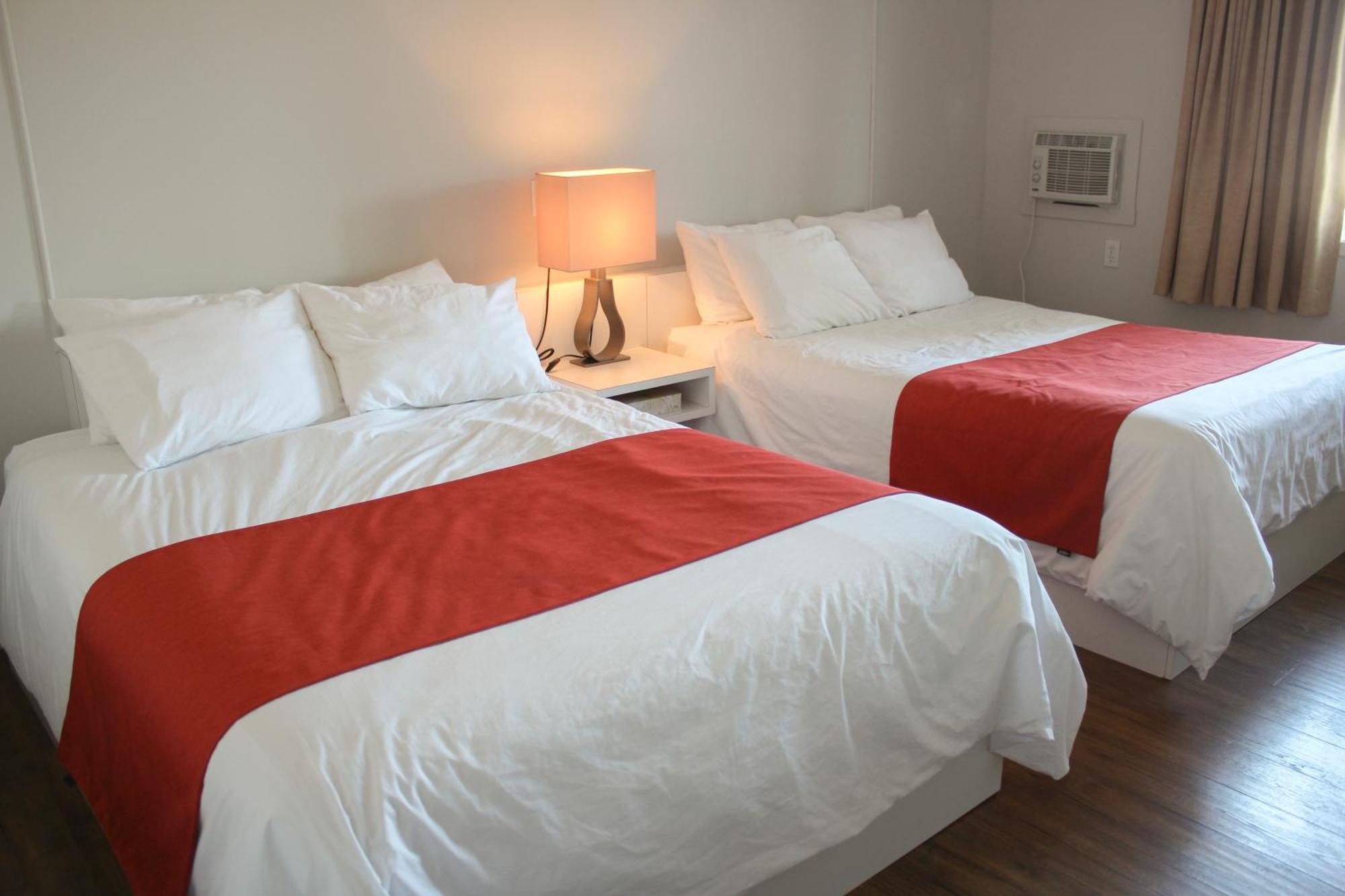 Auberge le Parasol Chicoutimi Extérieur photo